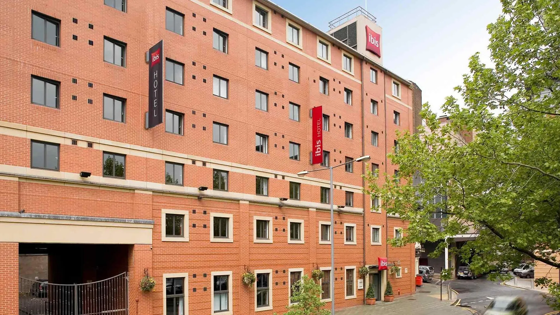 Ibis Sheffield City