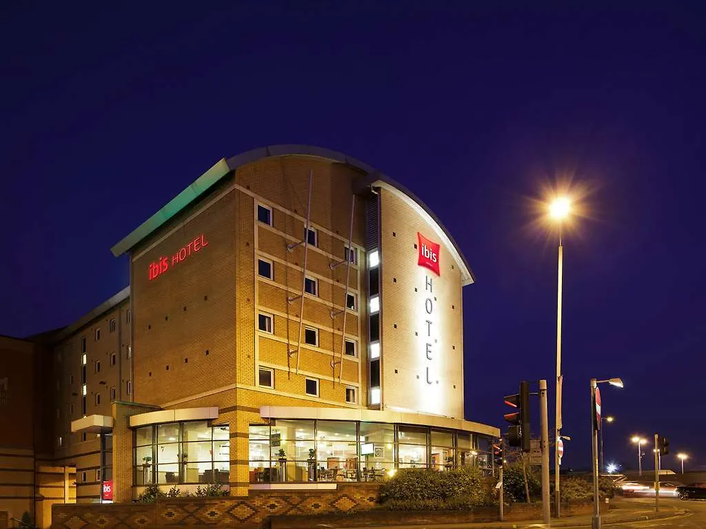 Ibis Sheffield City 3*,