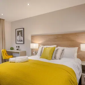شقة فندقية Dwell Living ****